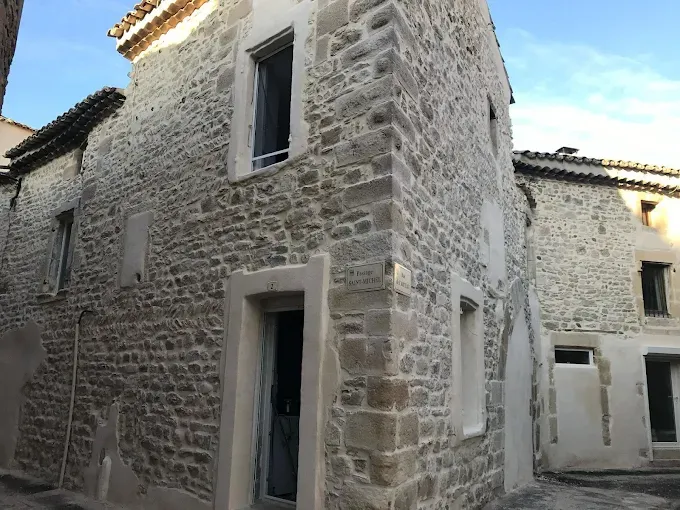 Rénovation façade près de Villeneuve-lès-Avignon